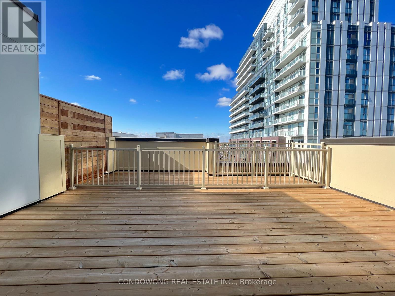 49 - 31 Honeycrisp Crescent, Vaughan, Ontario  L4K 0N6 - Photo 30 - N12510108