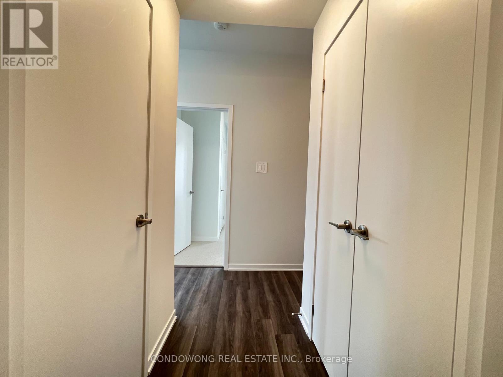 49 - 31 Honeycrisp Crescent, Vaughan, Ontario  L4K 0N6 - Photo 7 - N12510108