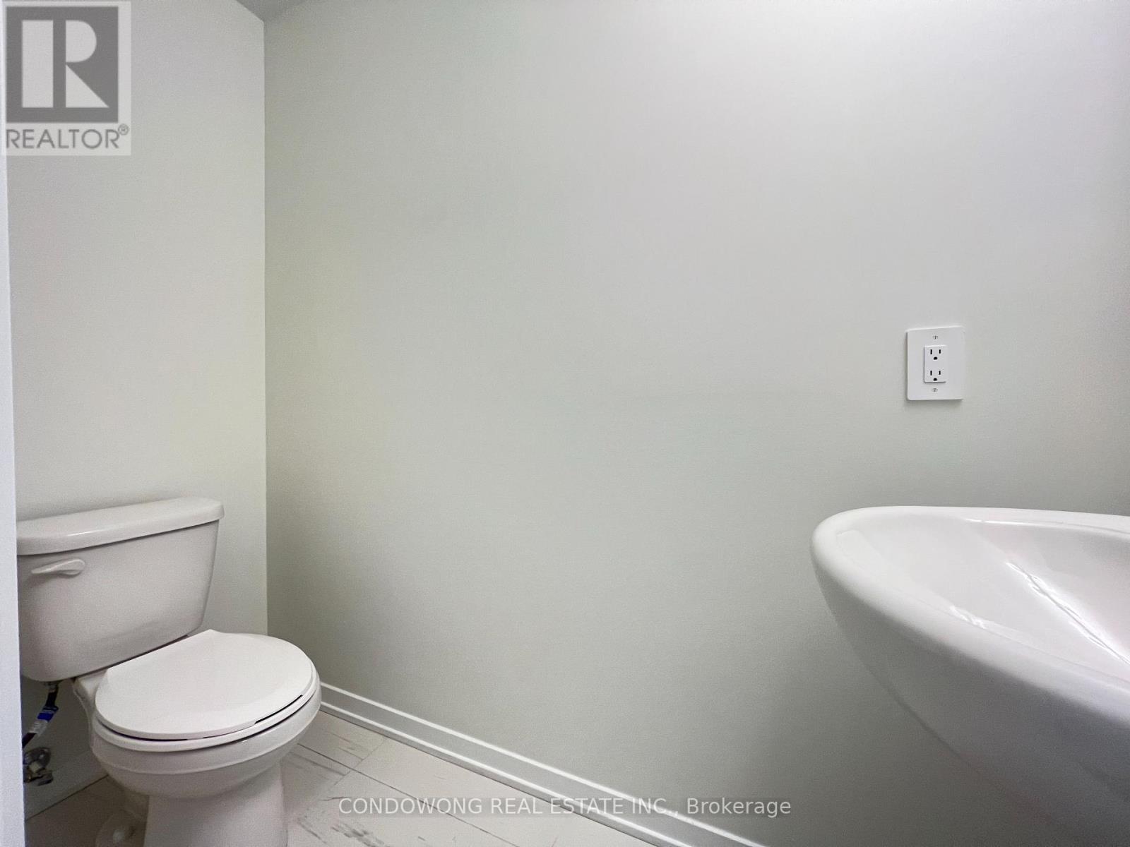 49 - 31 Honeycrisp Crescent, Vaughan, Ontario  L4K 0N6 - Photo 9 - N12510108