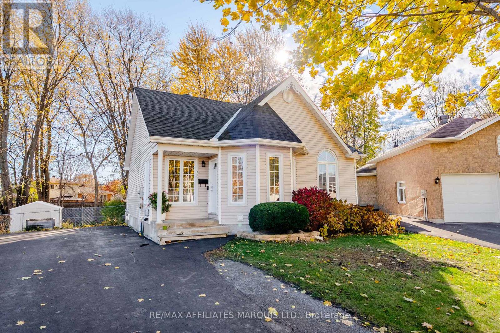 701 Robin Court, Cornwall, Ontario  K6H 7N4 - Photo 1 - X12510206