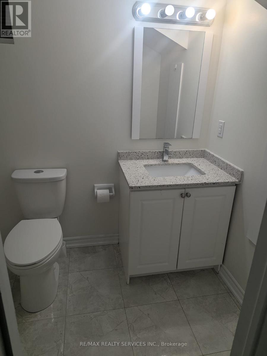 Lower - 31 Leadenhall Road, Brampton, Ontario  L7A 4G4 - Photo 12 - W12481999