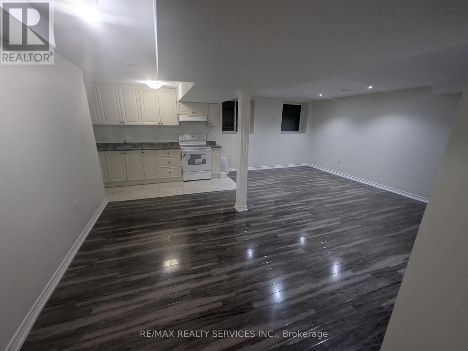 Lower - 31 Leadenhall Road, Brampton, Ontario  L7A 4G4 - Photo 3 - W12481999