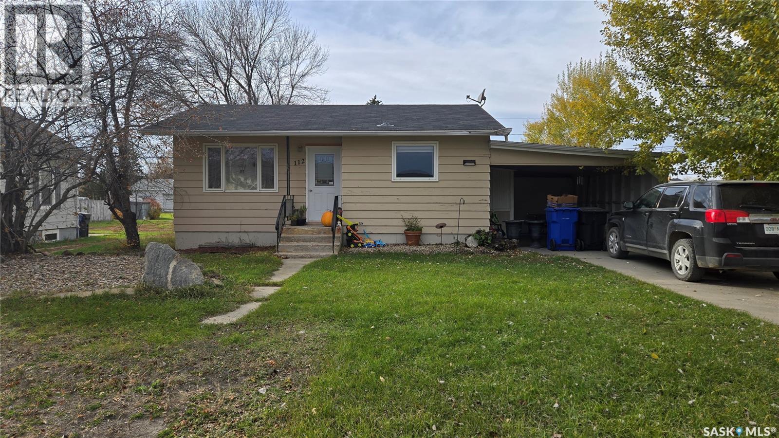 112 4th STREET E, Carnduff, Saskatchewan