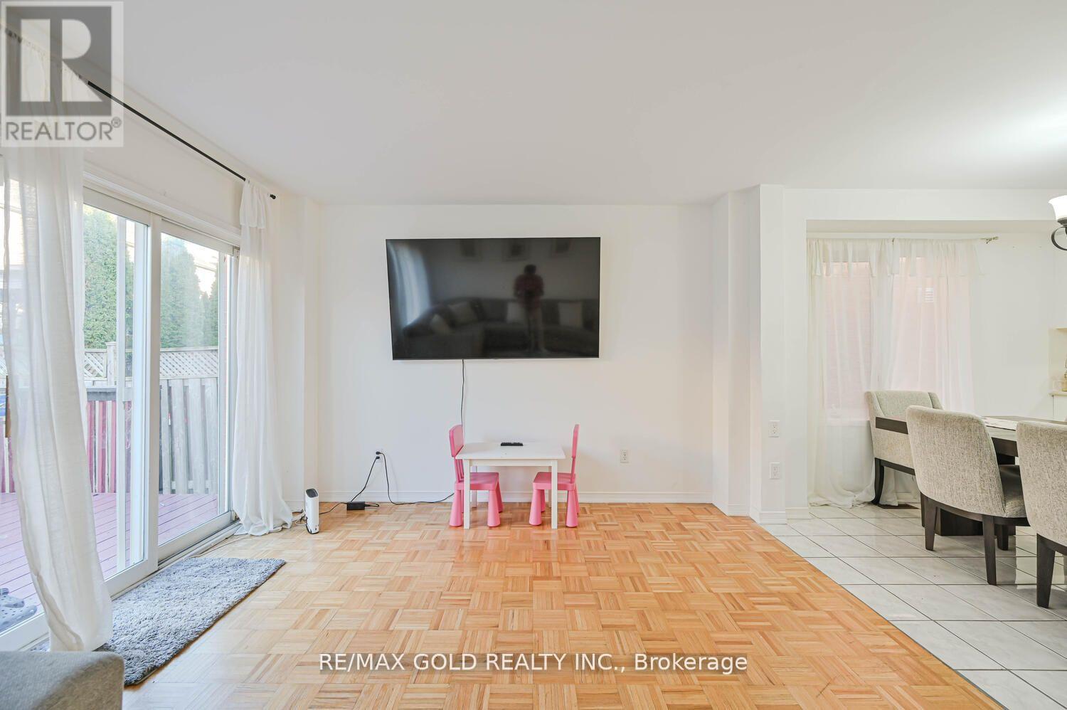 34 Earth Star Trail, Brampton, Ontario  L6R 2P3 - Photo 13 - W12510060