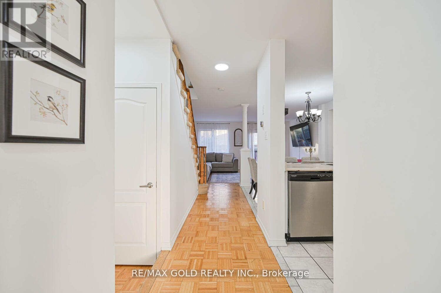 34 Earth Star Trail, Brampton, Ontario  L6R 2P3 - Photo 6 - W12510060