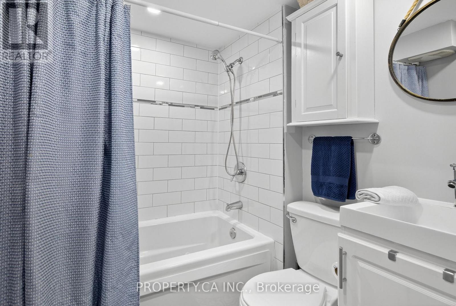 358 Mcroberts Avenue, Toronto, Ontario  M6E 4P9 - Photo 11 - W12510086