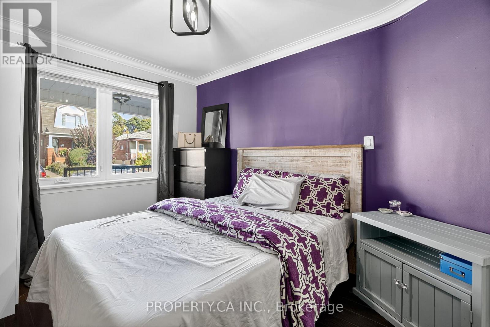 358 Mcroberts Avenue, Toronto, Ontario  M6E 4P9 - Photo 7 - W12510086