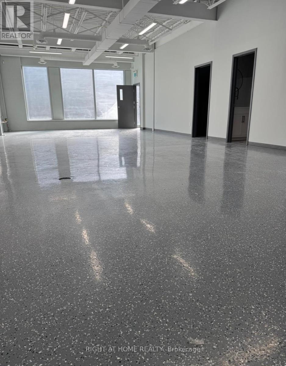 43 - 1215 Queensway E 43 Avenue E, Mississauga (Dixie), Ontario  L4Y 0G4 - Photo 5 - W12510106