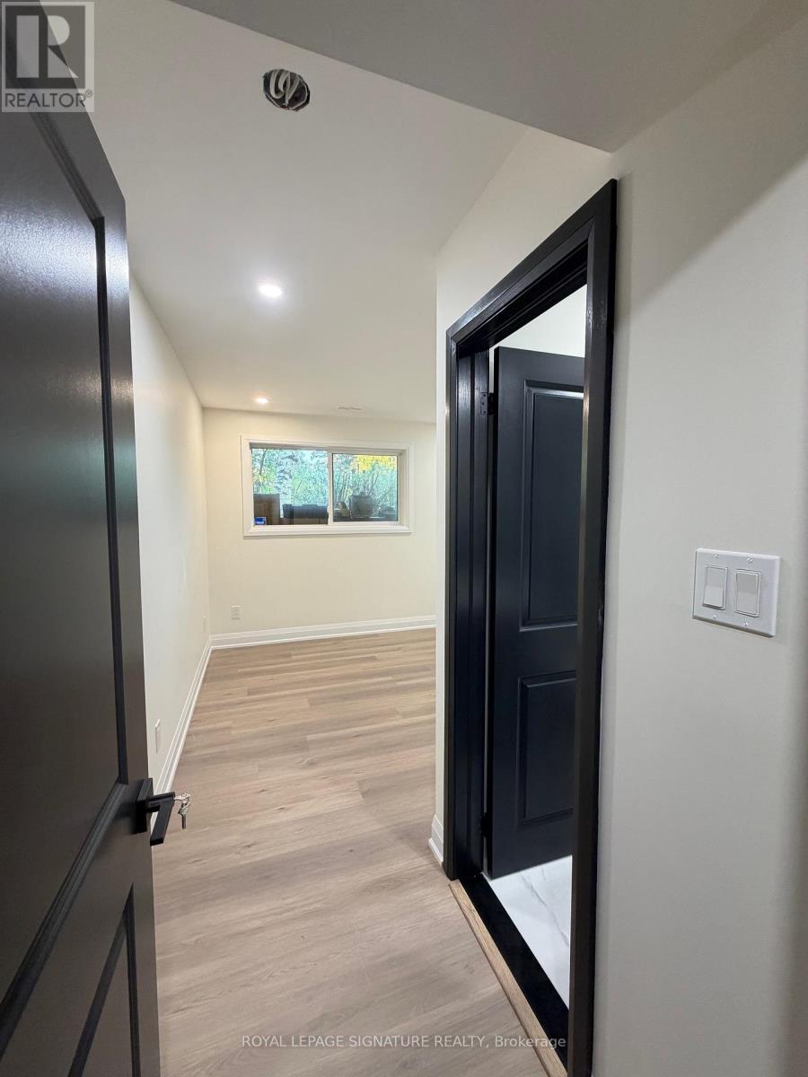 2 - 3486 Grand Forks Road, Mississauga, Ontario  L4Y 3M9 - Photo 5 - W12510114