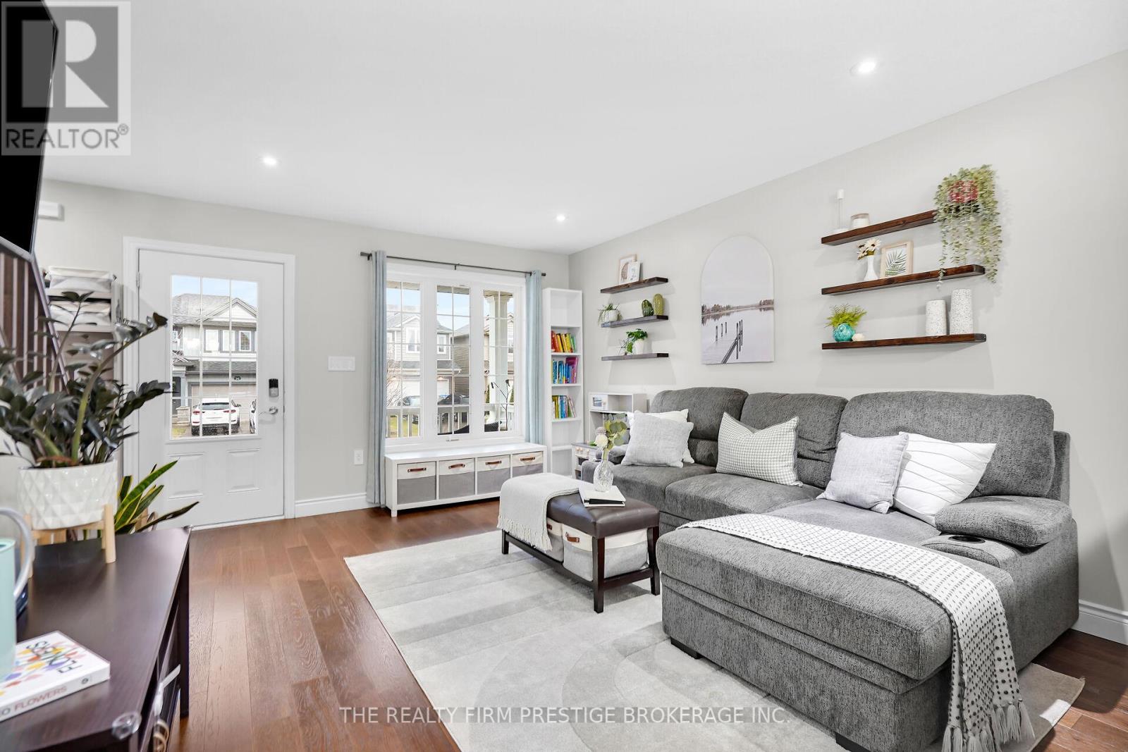 27 Willis Avenue, Strathroy-Caradoc, Ontario  N7G 0B6 - Photo 6 - X12510152