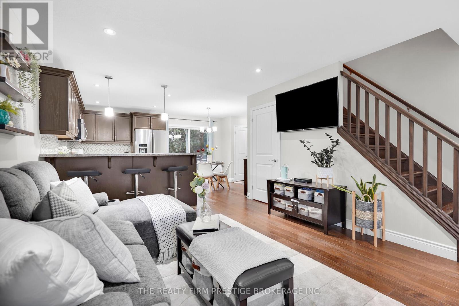 27 Willis Avenue, Strathroy-Caradoc, Ontario  N7G 0B6 - Photo 7 - X12510152