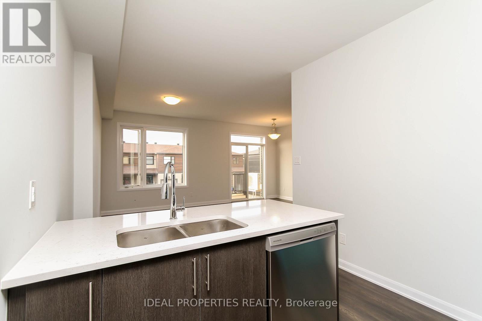 702 Doneraile Walk, Ottawa, Ontario  K2C 3H2 - Photo 19 - X12510216