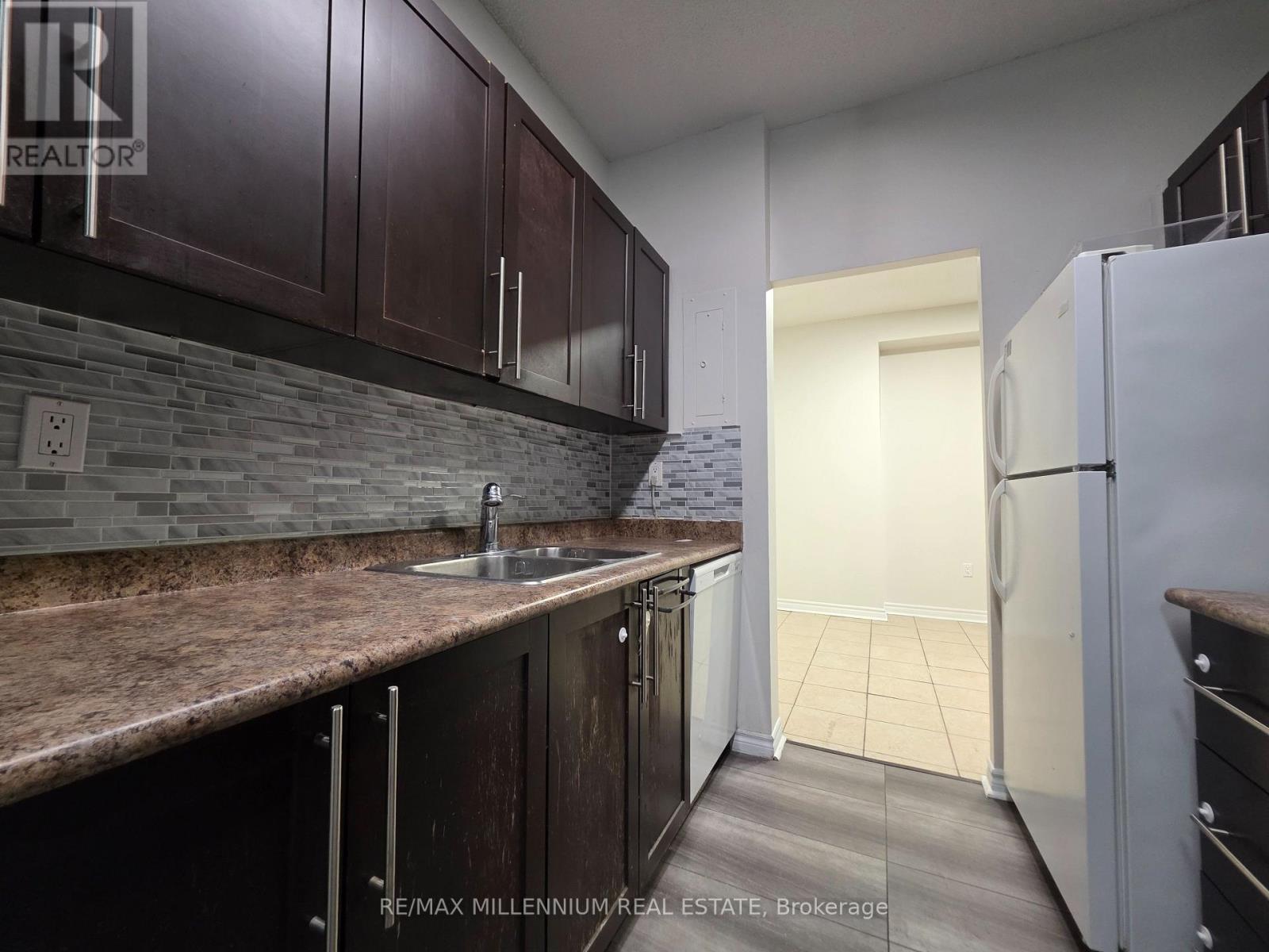 102 - 175 Hilda Avenue, Toronto, Ontario M2M 1V8 - Photo 9 - C12510084