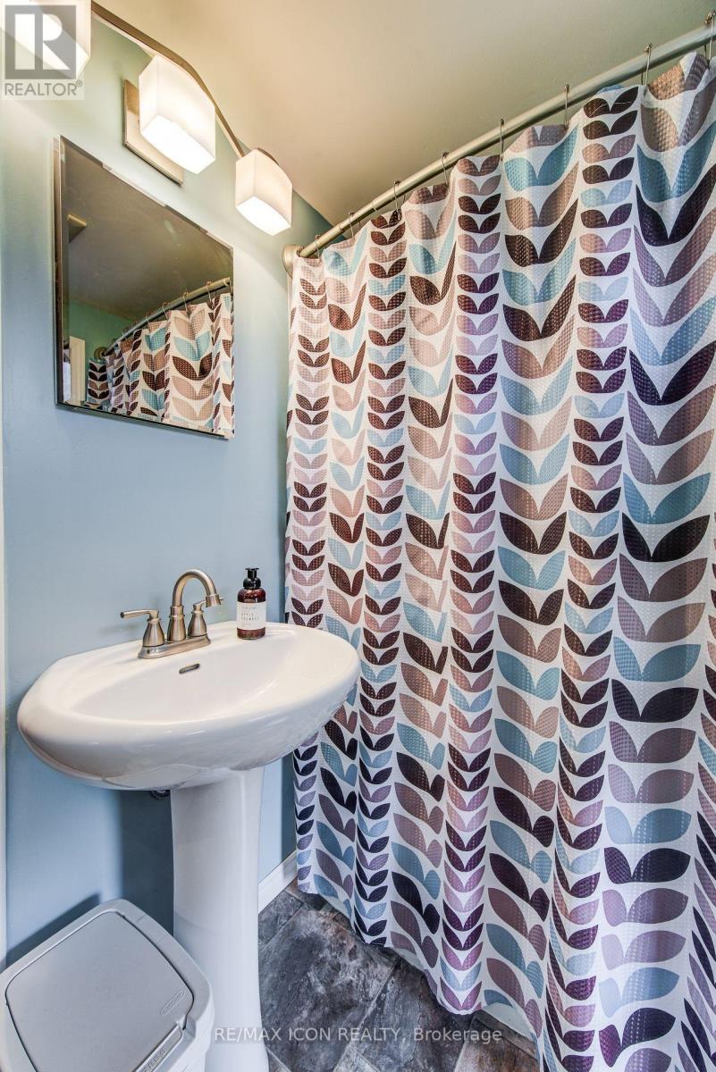 1301 Lobsinger Line, Woolwich, Ontario N2J 4G8 - Photo 24 - X12488678