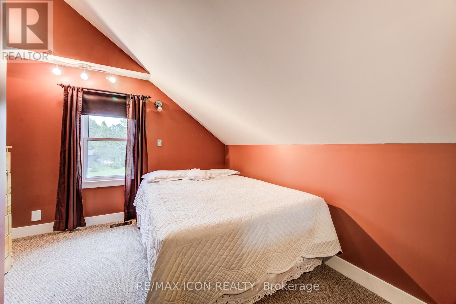 1301 Lobsinger Line, Woolwich, Ontario N2J 4G8 - Photo 28 - X12488678