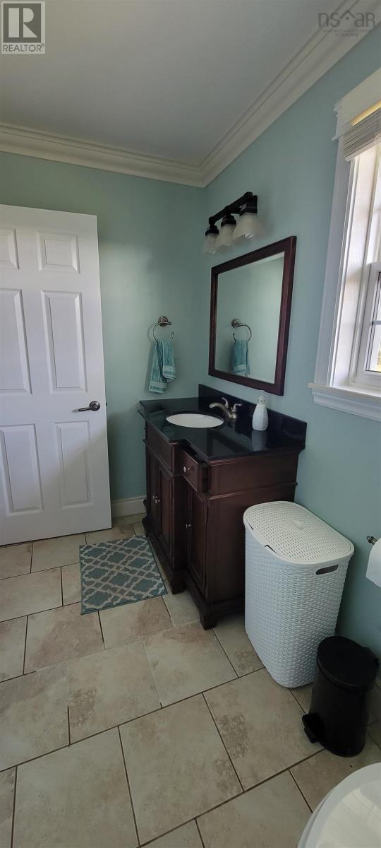 568 Seaview Drive, Upper North Sydney, Nova Scotia  B2A 3N8 - Photo 30 - 202521239
