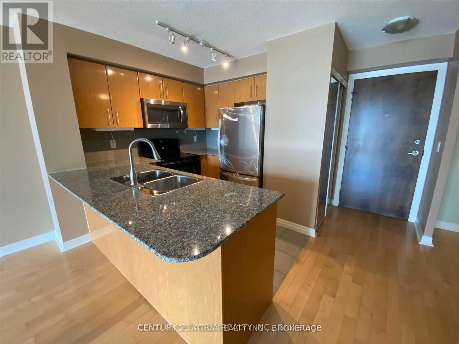 1008 - 16 Yonge Street, Toronto, Ontario  M5E 2A1 - Photo 2 - C12510254