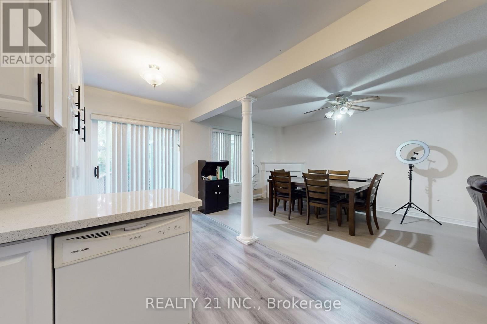 74 Brinloor Boulevard, Toronto, Ontario  M1M 1L5 - Photo 16 - E12510148