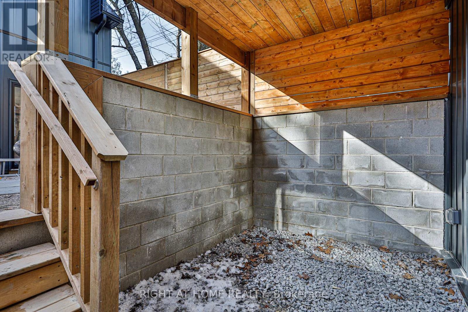 Lower - 11 Merrill Avenue W, Toronto, Ontario  M4C 1C4 - Photo 12 - E12510158