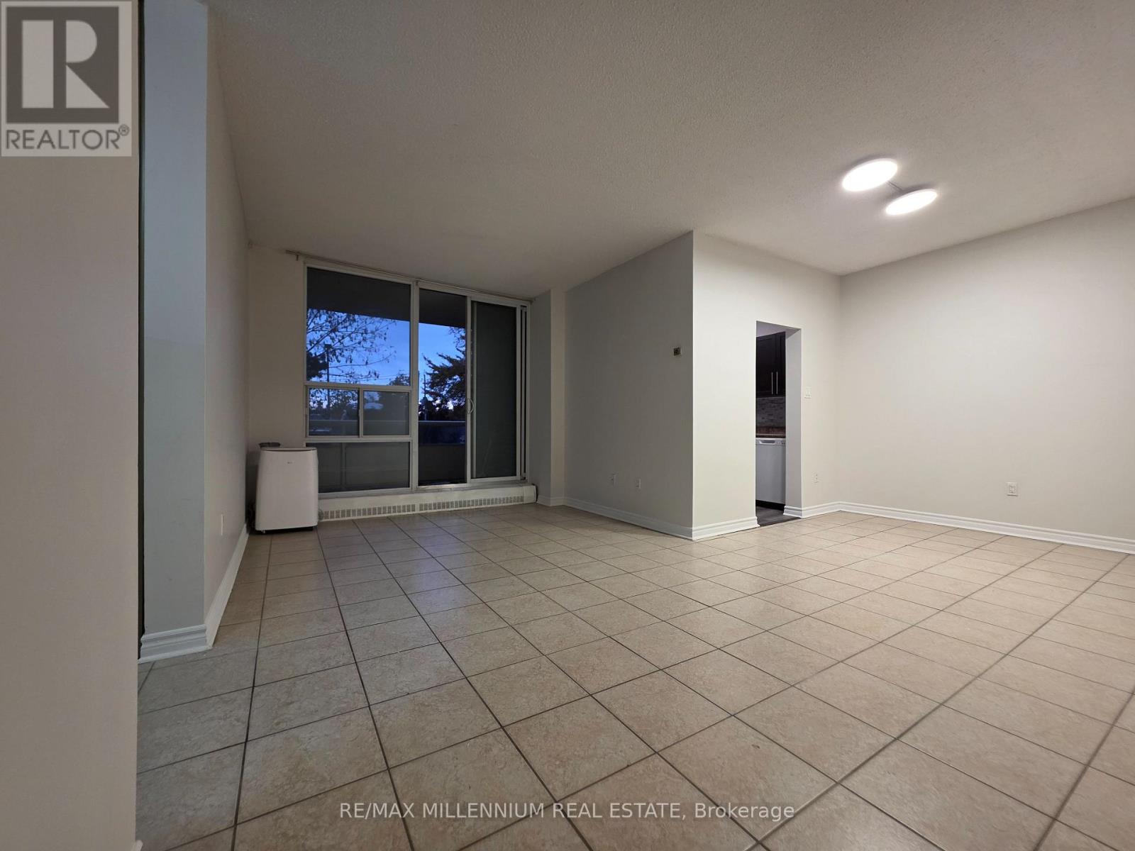 102 - 175 Hilda Avenue, Toronto, Ontario M2M 1V8 - Photo 2 - C12510084