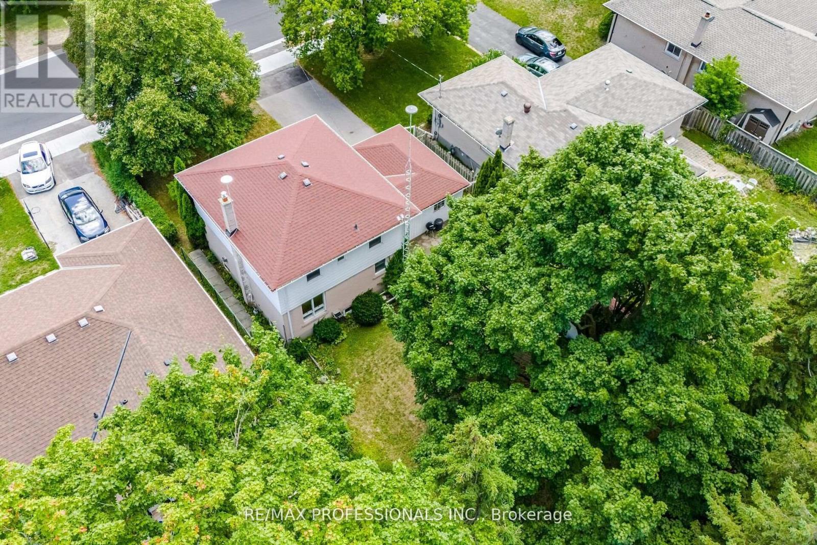 77 Bedford Park Avenue, Richmond Hill, Ontario L4C 2N9 - Photo 44 - N12510170