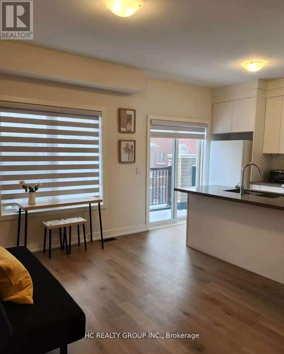 Coach House - 9416 Bayview Avenue, Richmond Hill, Ontario L4C 5G9 - Photo 2 - N12510184