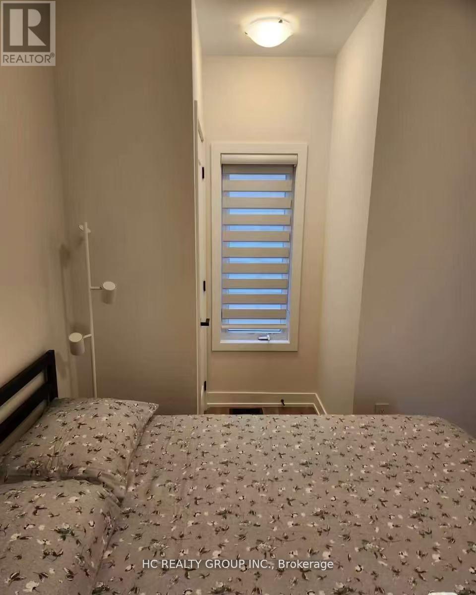 Coach House - 9416 Bayview Avenue, Richmond Hill, Ontario L4C 5G9 - Photo 4 - N12510184