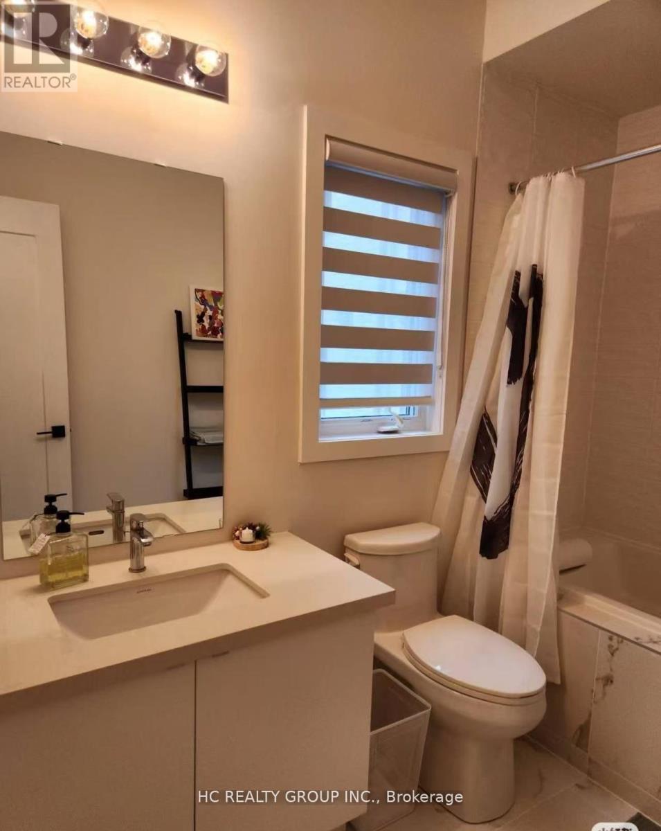 Coach House - 9416 Bayview Avenue, Richmond Hill, Ontario L4C 5G9 - Photo 5 - N12510184