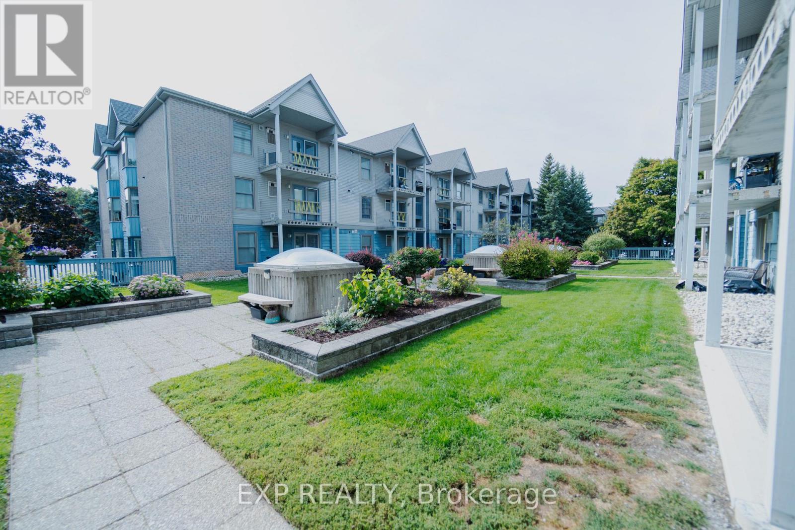 124 - 2010 CLEAVER AVENUE, Burlington, Ontario