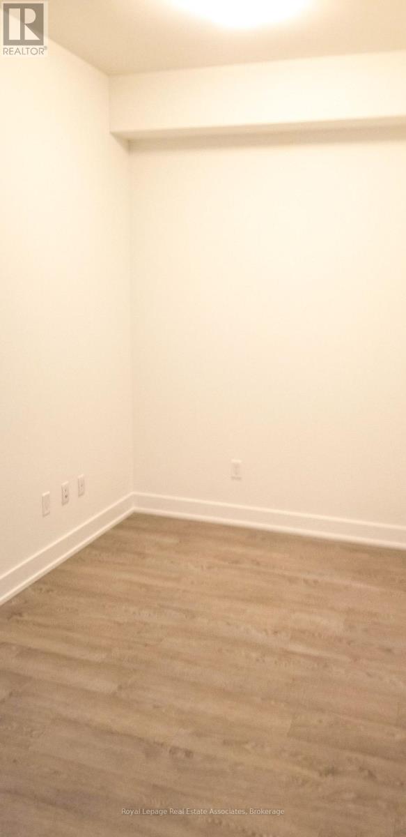 921 - 9 Mabelle Avenue, Toronto, Ontario M9A 0E1 - Photo 2 - W12510162