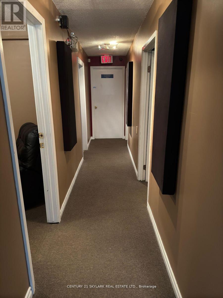 17 - 75 Rosedale Avenue W, Brampton, Ontario  L6X 4H4 - Photo 2 - W12510178