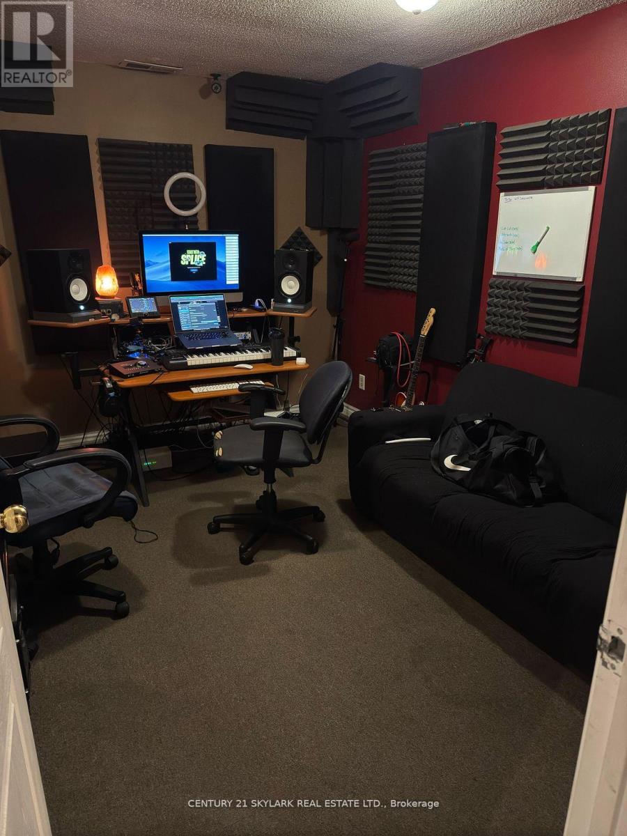 17 - 75 Rosedale Avenue W, Brampton, Ontario  L6X 4H4 - Photo 5 - W12510178