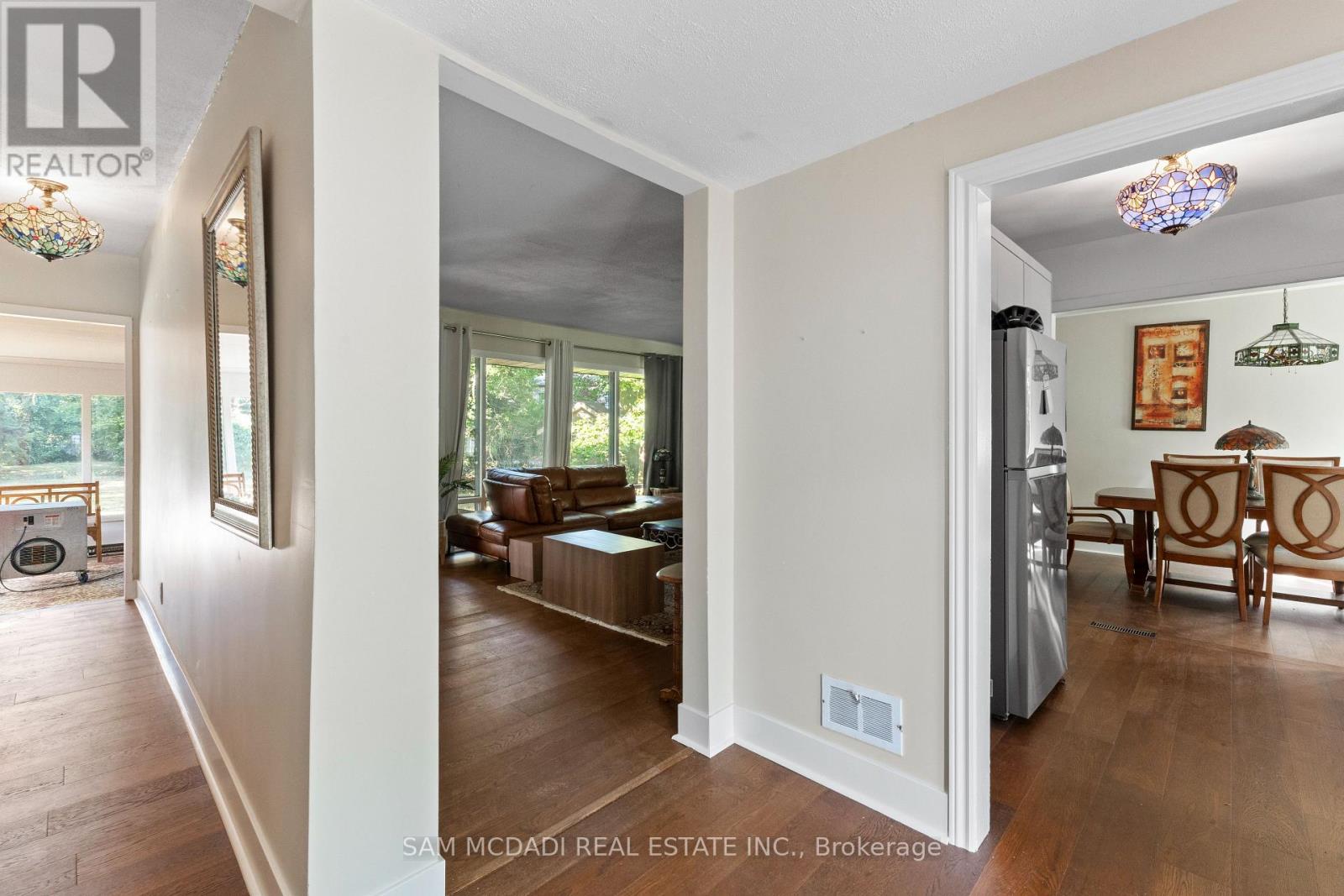 415 Country Club Crescent, Mississauga (Clarkson), Ontario  L5J 2P9 - Photo 19 - W12510196