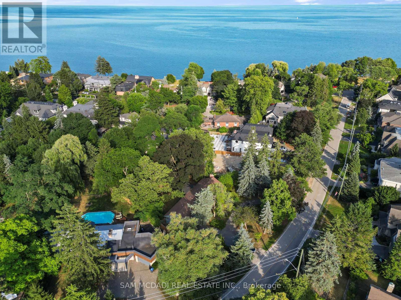 415 Country Club Crescent, Mississauga (Clarkson), Ontario  L5J 2P9 - Photo 28 - W12510196