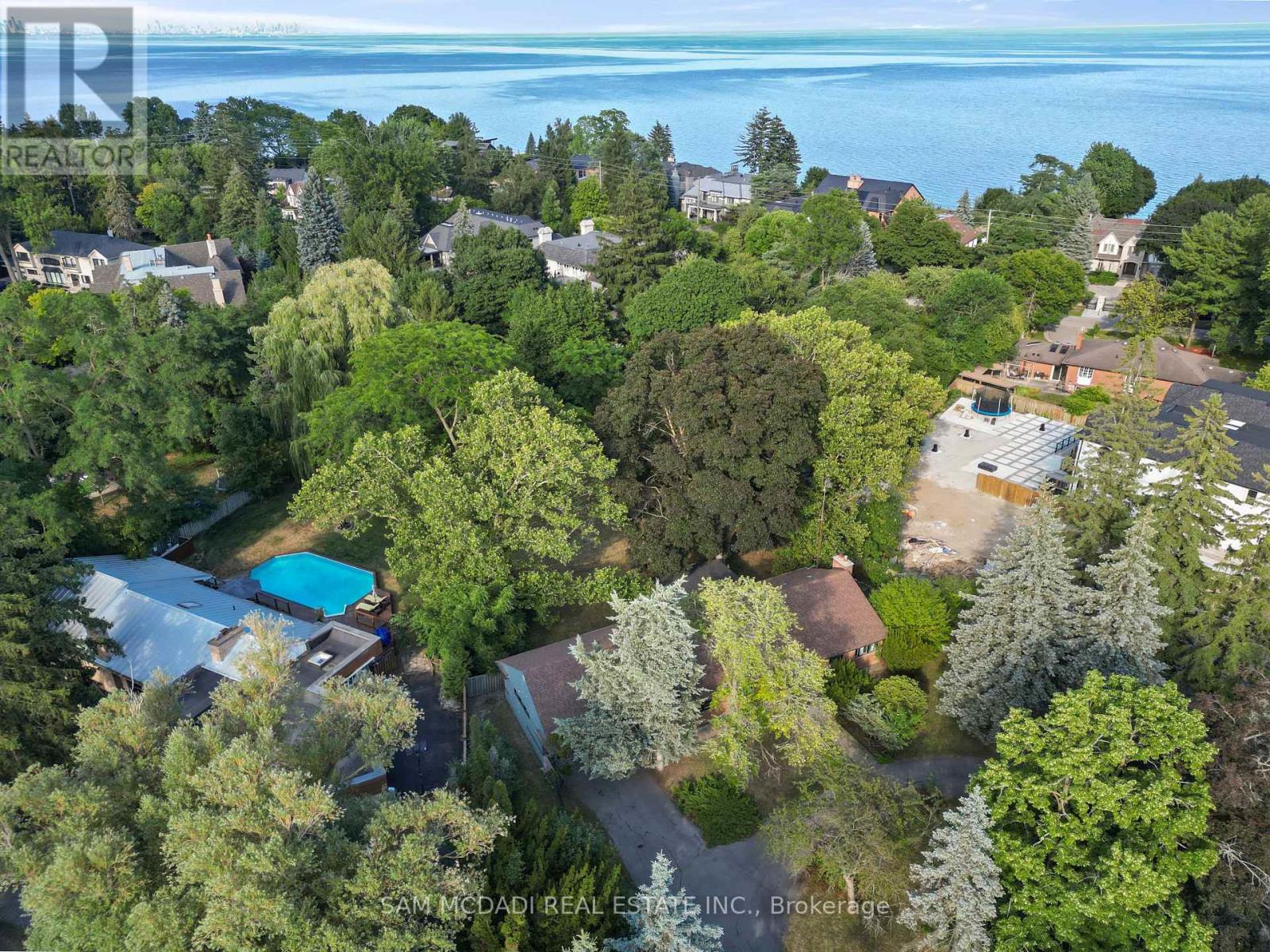 415 Country Club Crescent, Mississauga (Clarkson), Ontario  L5J 2P9 - Photo 30 - W12510196