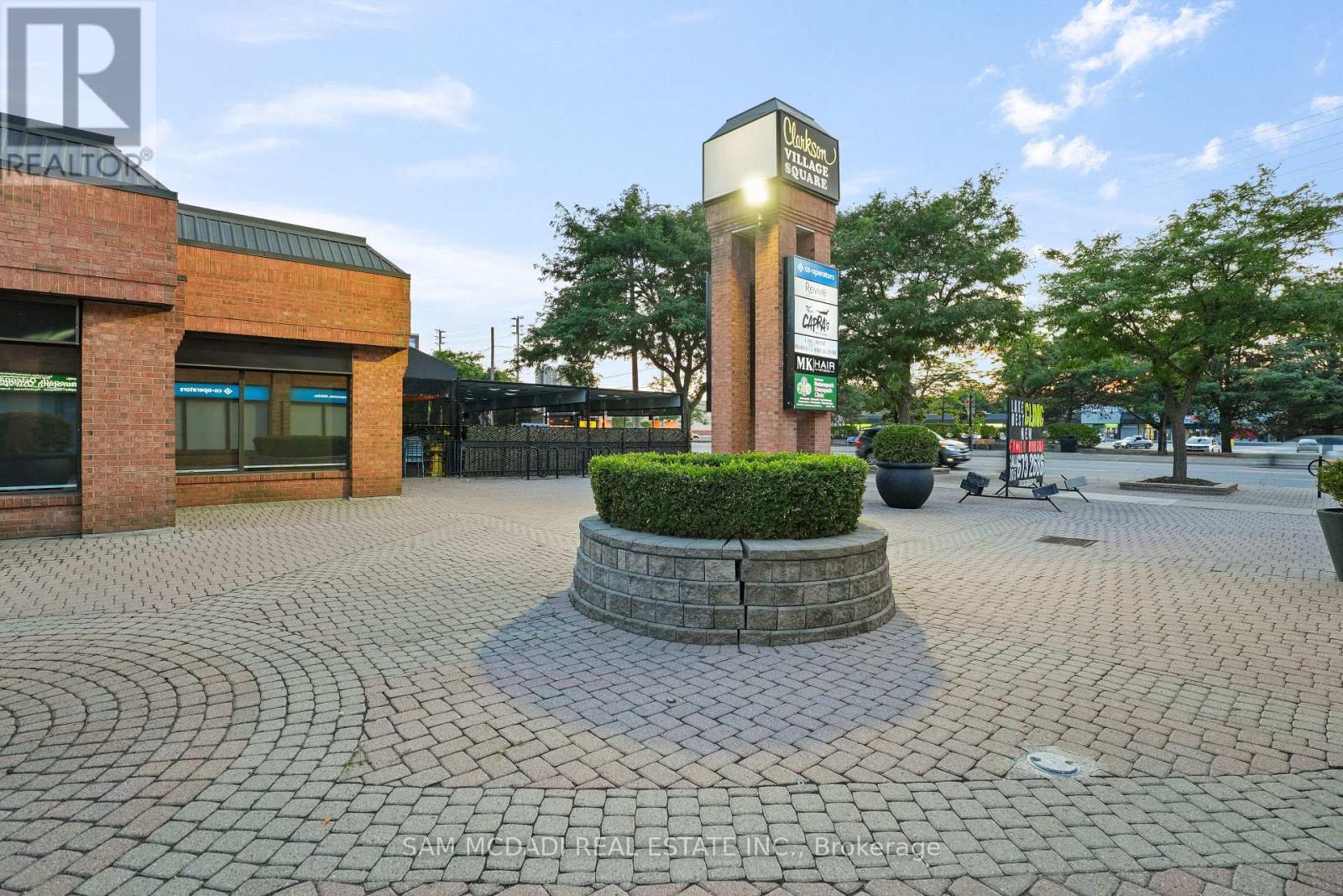 415 Country Club Crescent, Mississauga (Clarkson), Ontario  L5J 2P9 - Photo 31 - W12510196