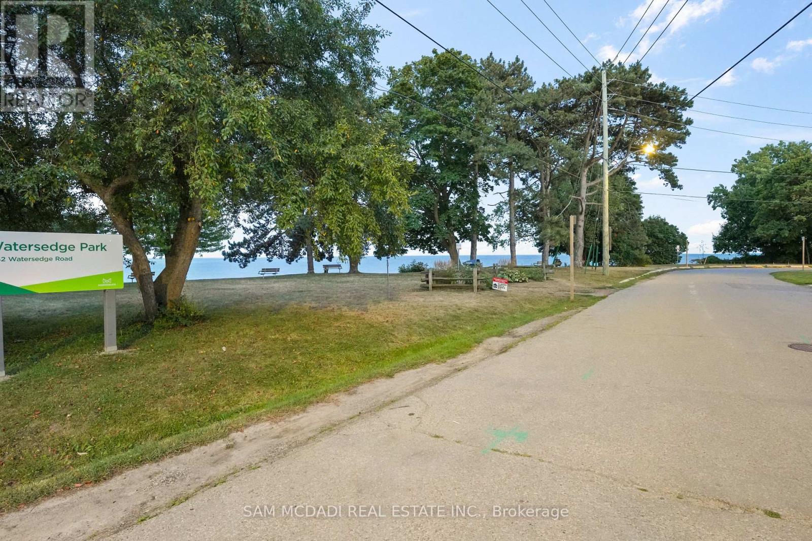 415 Country Club Crescent, Mississauga (Clarkson), Ontario  L5J 2P9 - Photo 32 - W12510196