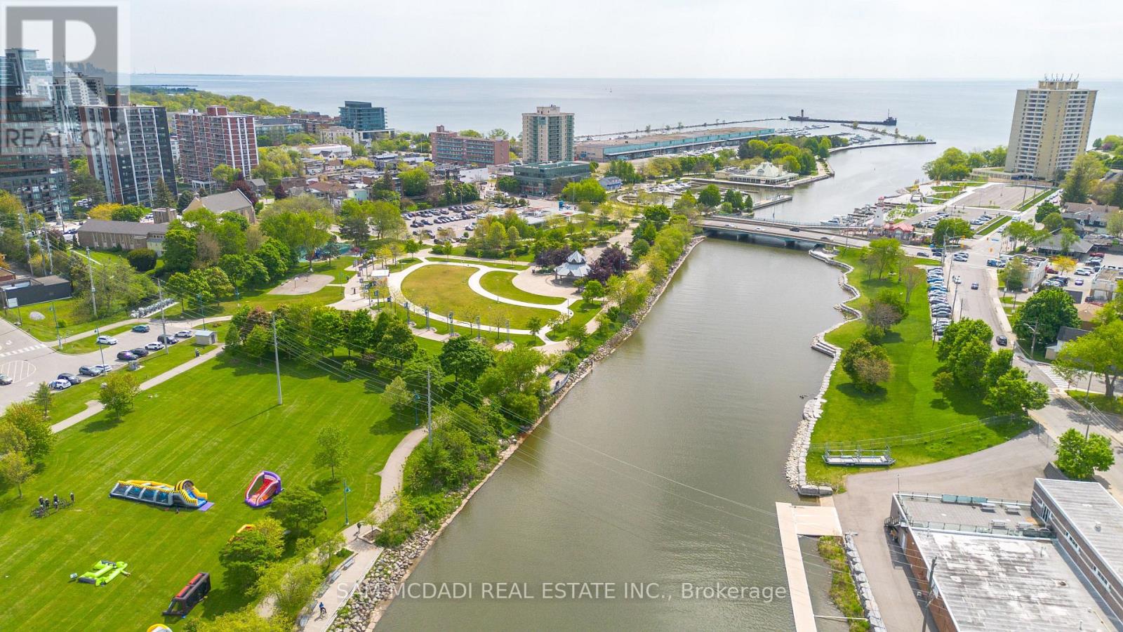 415 Country Club Crescent, Mississauga (Clarkson), Ontario  L5J 2P9 - Photo 35 - W12510196