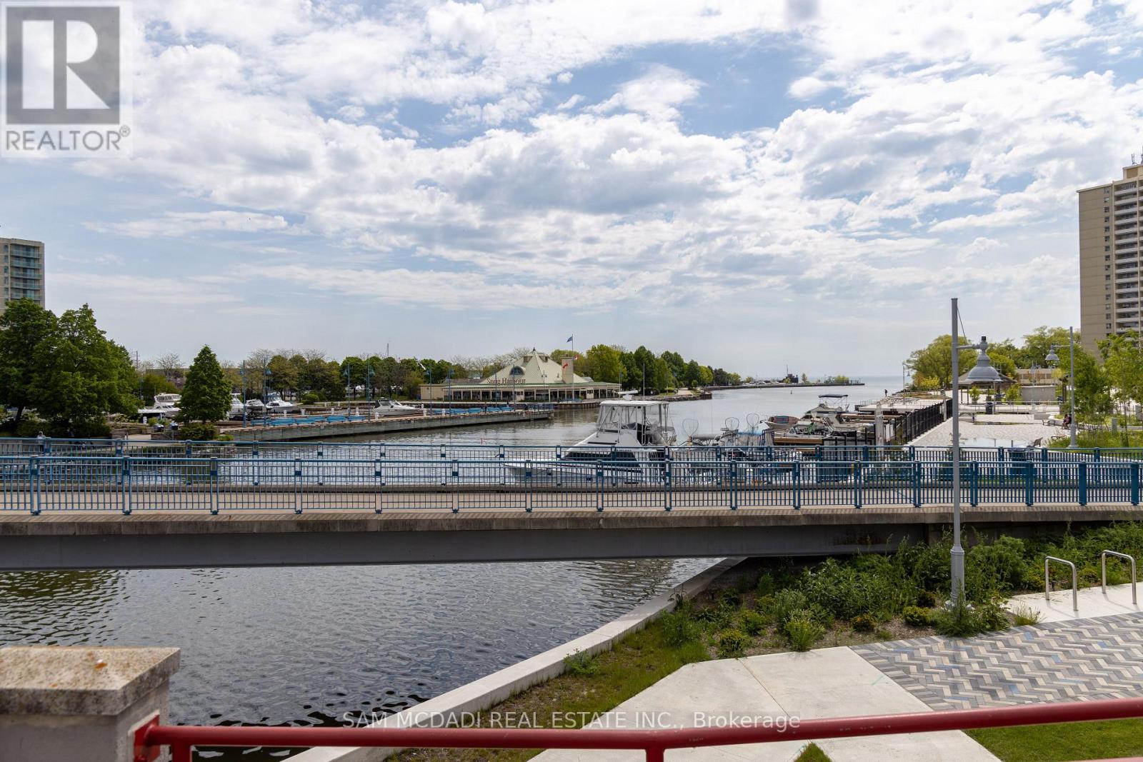 415 Country Club Crescent, Mississauga (Clarkson), Ontario  L5J 2P9 - Photo 38 - W12510196