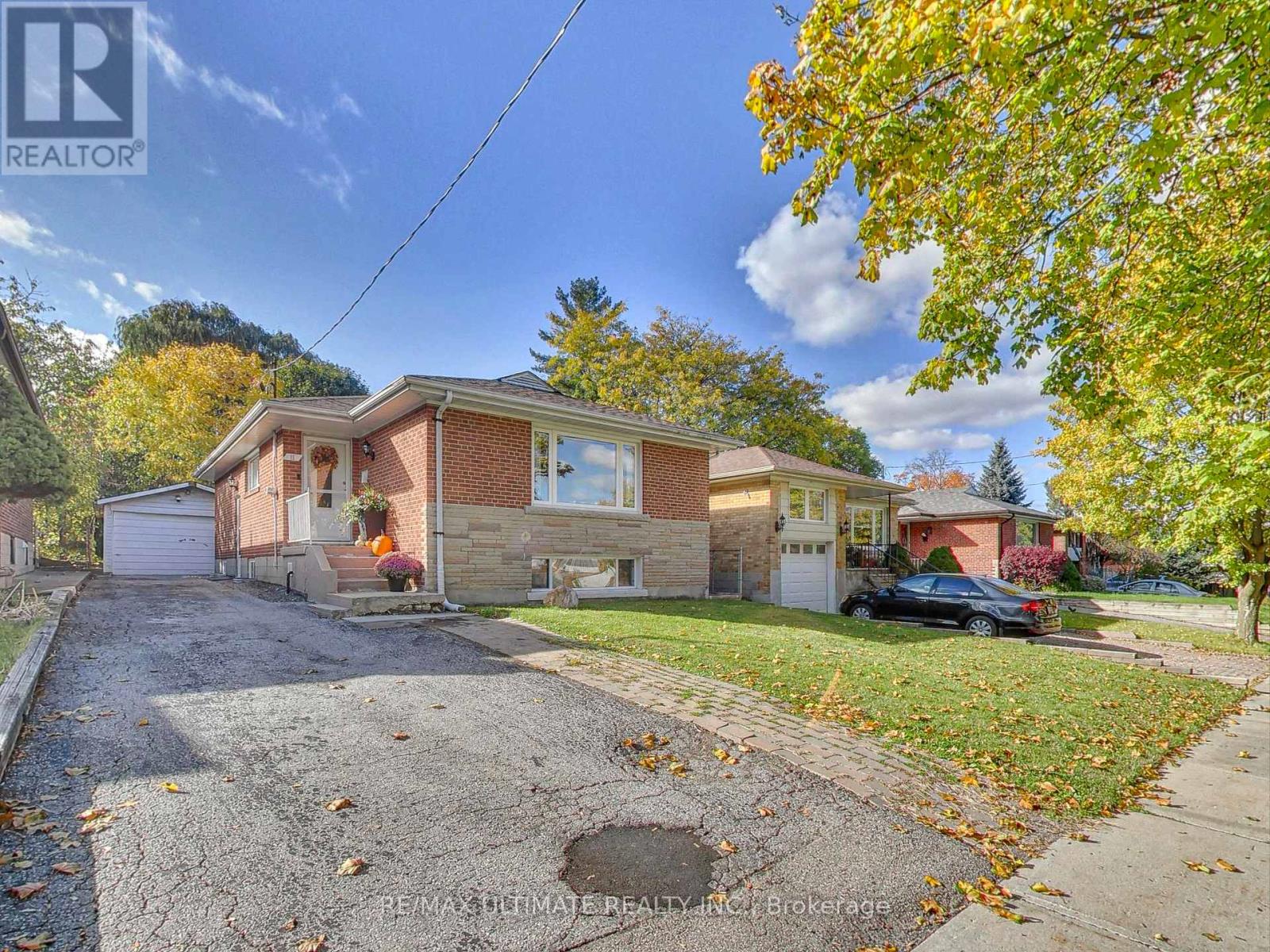 LOWER - 11 WESTONA STREET, Toronto, Ontario