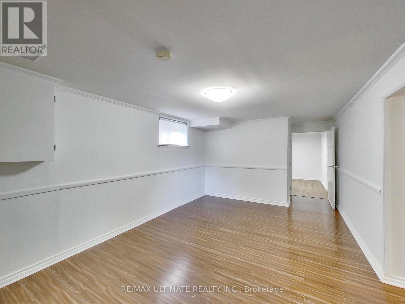 Lower - 11 Westona Street, Toronto, Ontario  M9P 2X8 - Photo 10 - W12510208