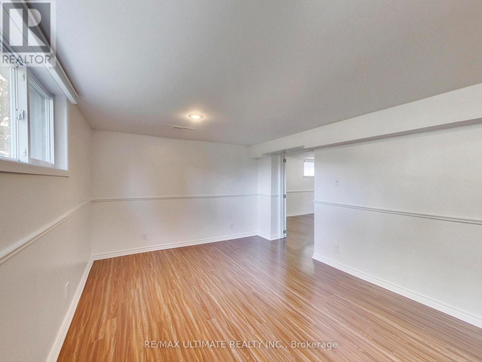Lower - 11 Westona Street, Toronto, Ontario  M9P 2X8 - Photo 18 - W12510208