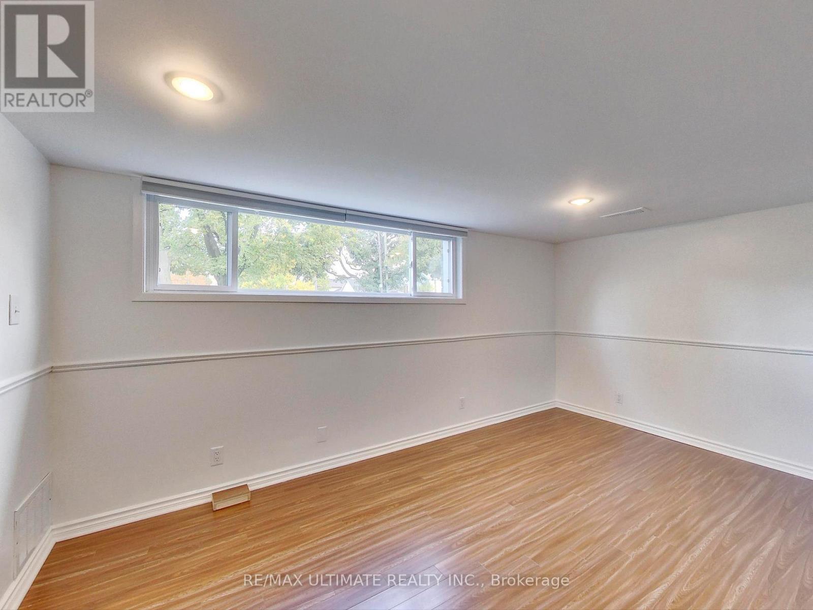 Lower - 11 Westona Street, Toronto, Ontario  M9P 2X8 - Photo 19 - W12510208