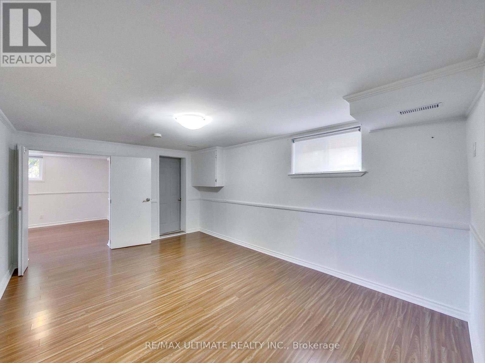 Lower - 11 Westona Street, Toronto, Ontario  M9P 2X8 - Photo 7 - W12510208