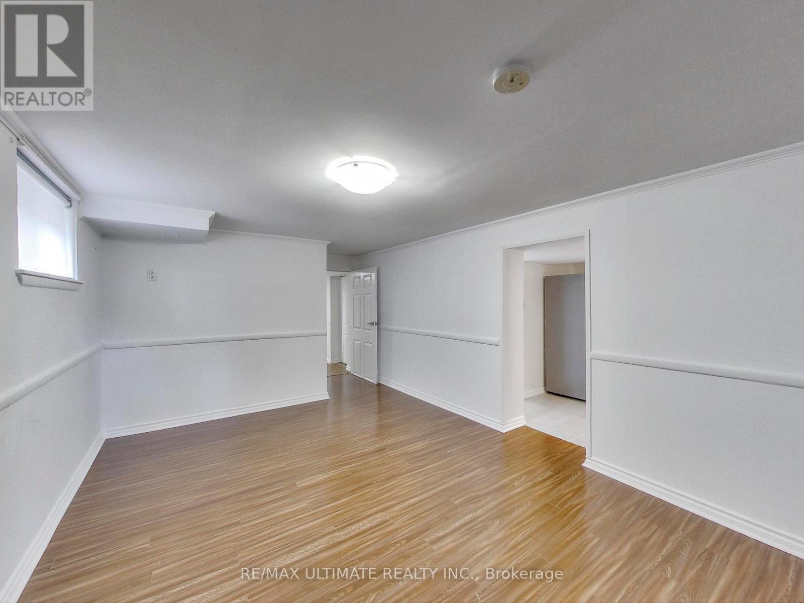 Lower - 11 Westona Street, Toronto, Ontario  M9P 2X8 - Photo 9 - W12510208