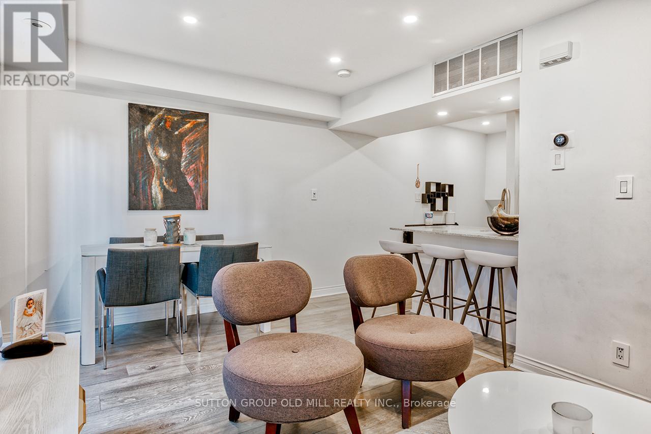 737 - 10 Laidlaw Street, Toronto (South Parkdale), Ontario M6K 1X2 - Photo 10 - W12510214