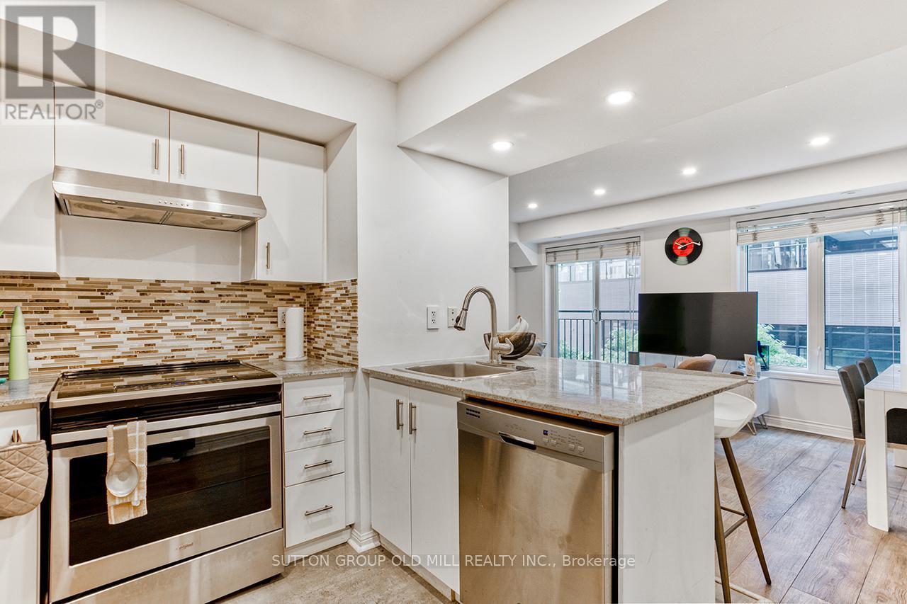 737 - 10 Laidlaw Street, Toronto (South Parkdale), Ontario M6K 1X2 - Photo 5 - W12510214