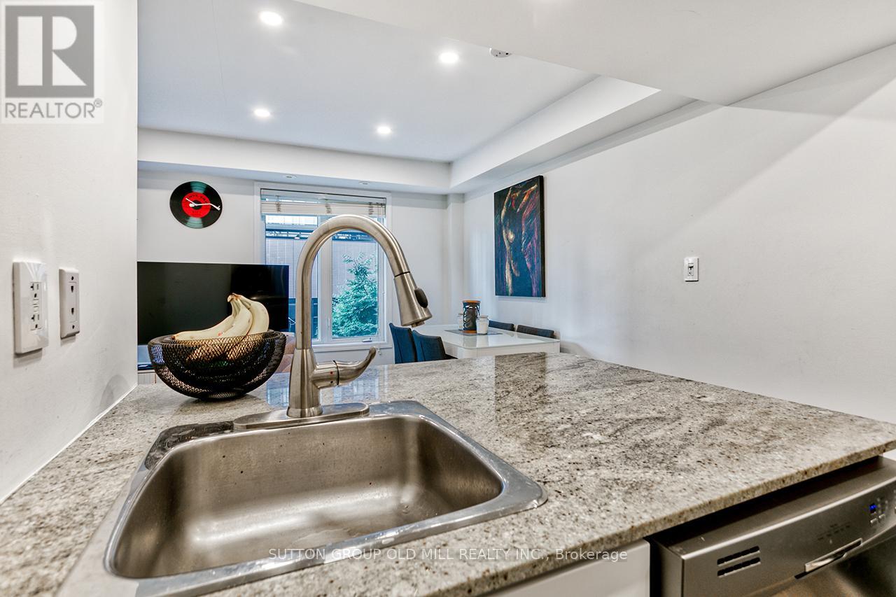 737 - 10 Laidlaw Street, Toronto (South Parkdale), Ontario M6K 1X2 - Photo 8 - W12510214