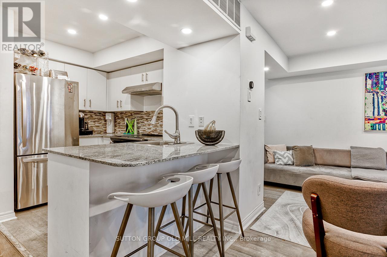 737 - 10 Laidlaw Street, Toronto (South Parkdale), Ontario M6K 1X2 - Photo 9 - W12510214