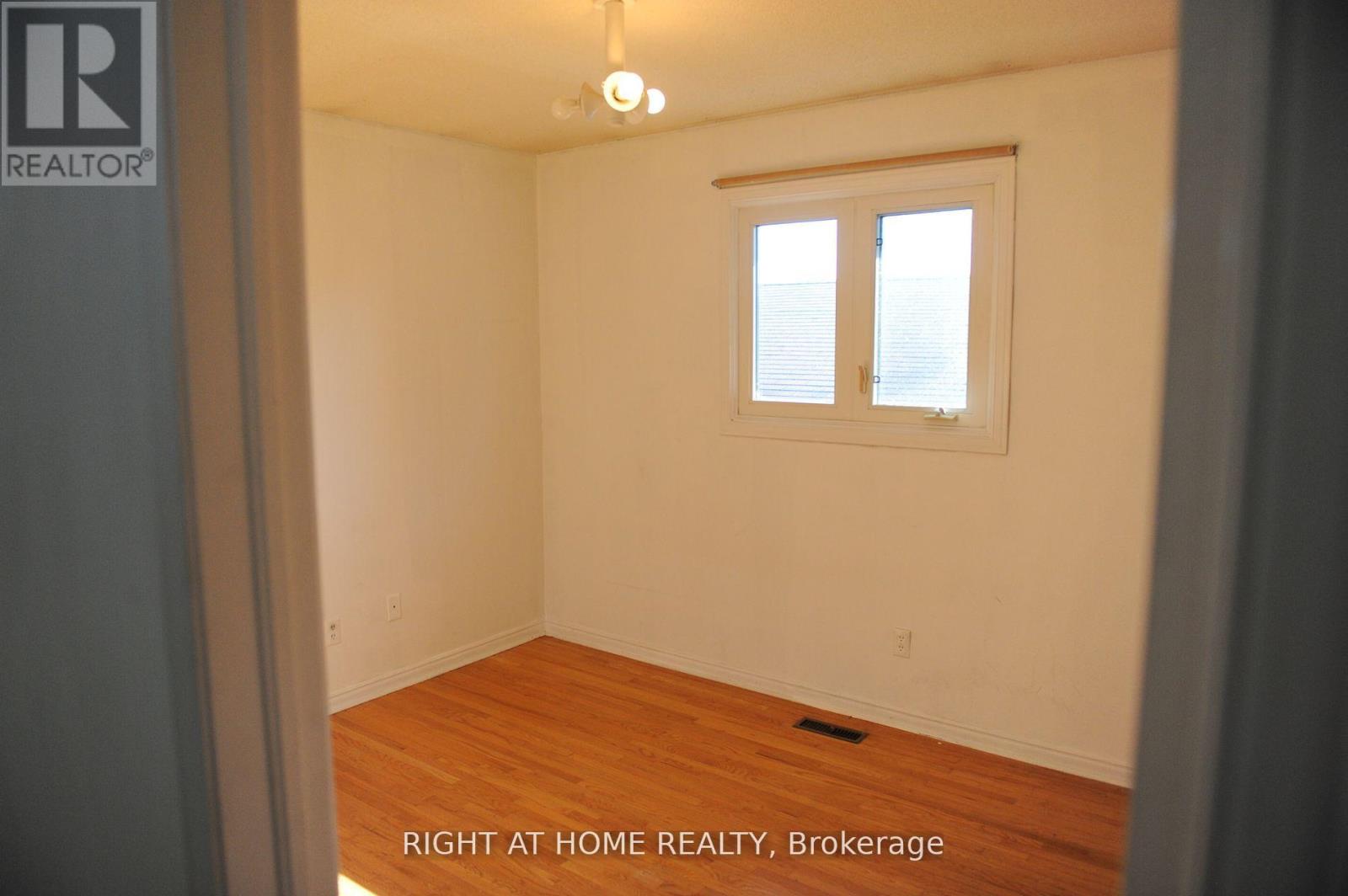 Upper - 1618 Corkstone Glade, Mississauga, Ontario L4W 2E7 - Photo 18 - W12510232